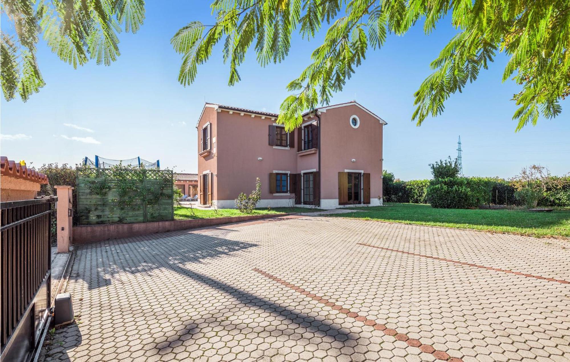 4 Bedroom Gorgeous Home In Barban Exterior photo
