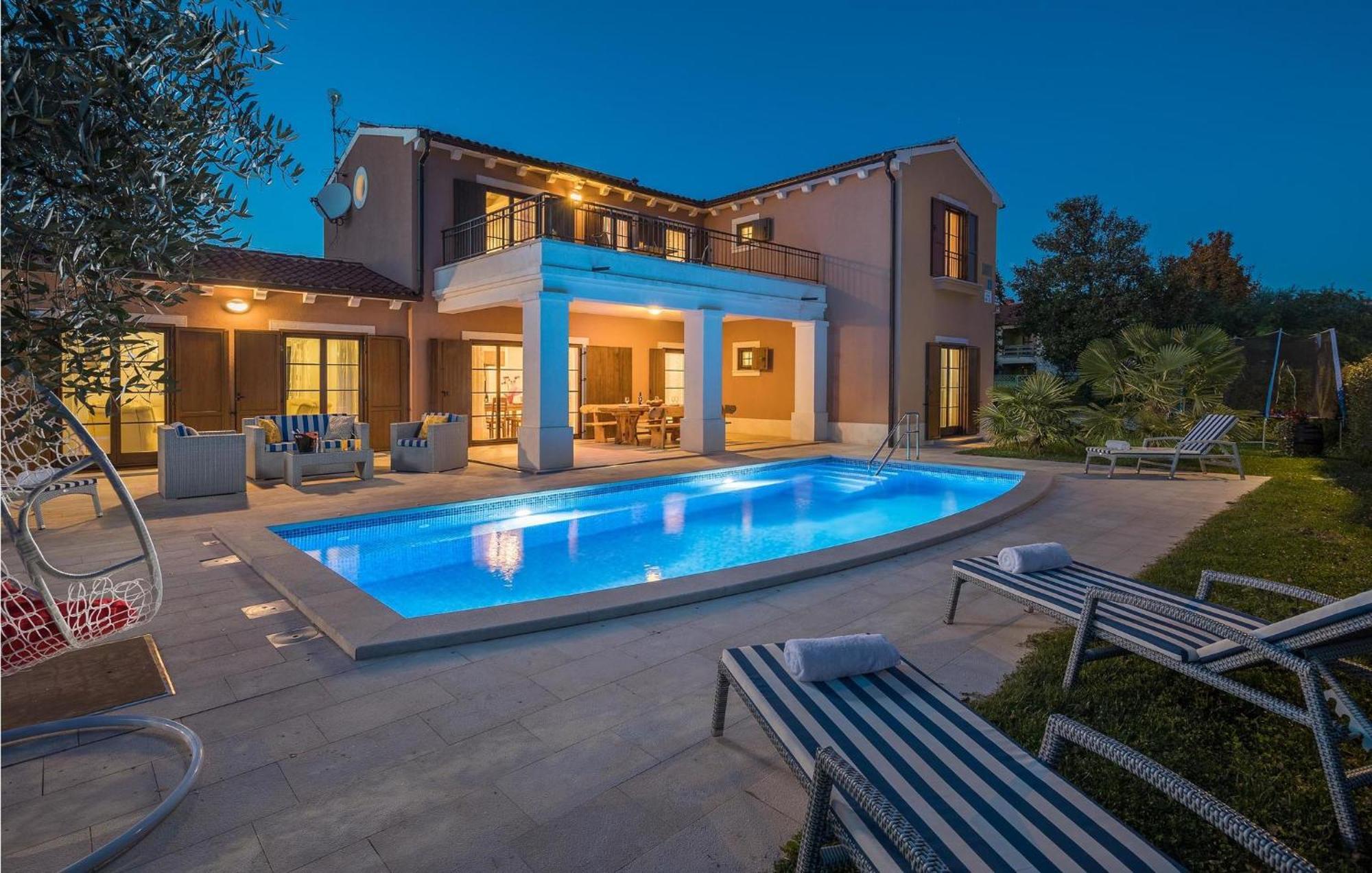 4 Bedroom Gorgeous Home In Barban Exterior photo